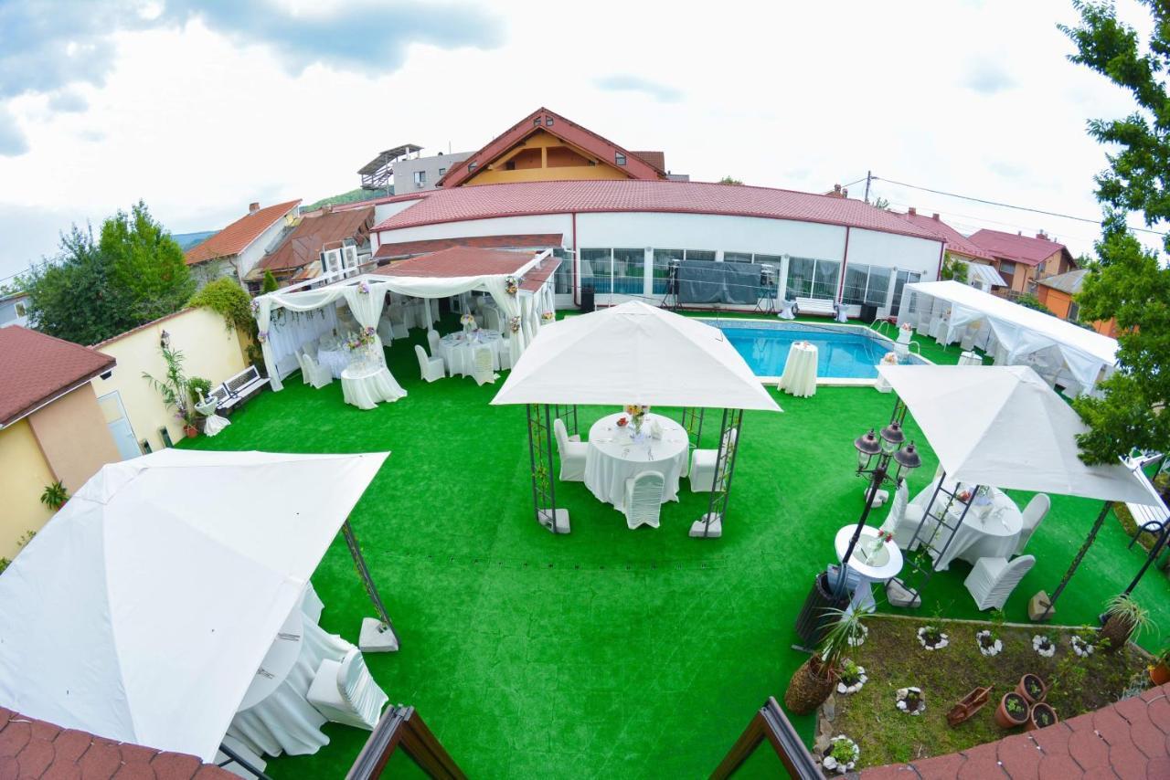 Pensiune Valentina Hotell Râmnicu Vâlcea Exteriör bild