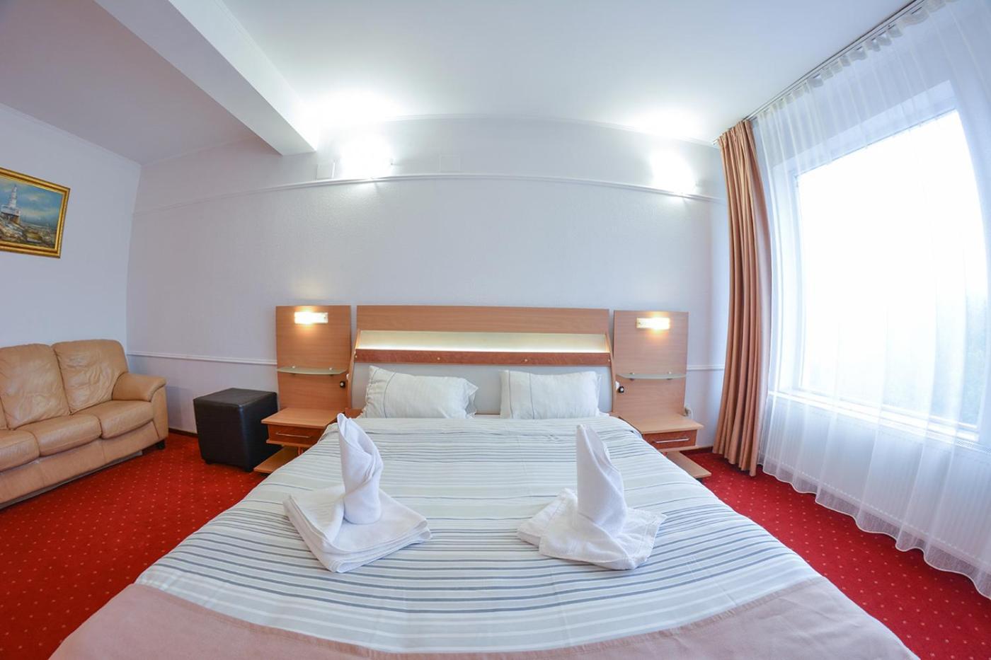 Pensiune Valentina Hotell Râmnicu Vâlcea Exteriör bild