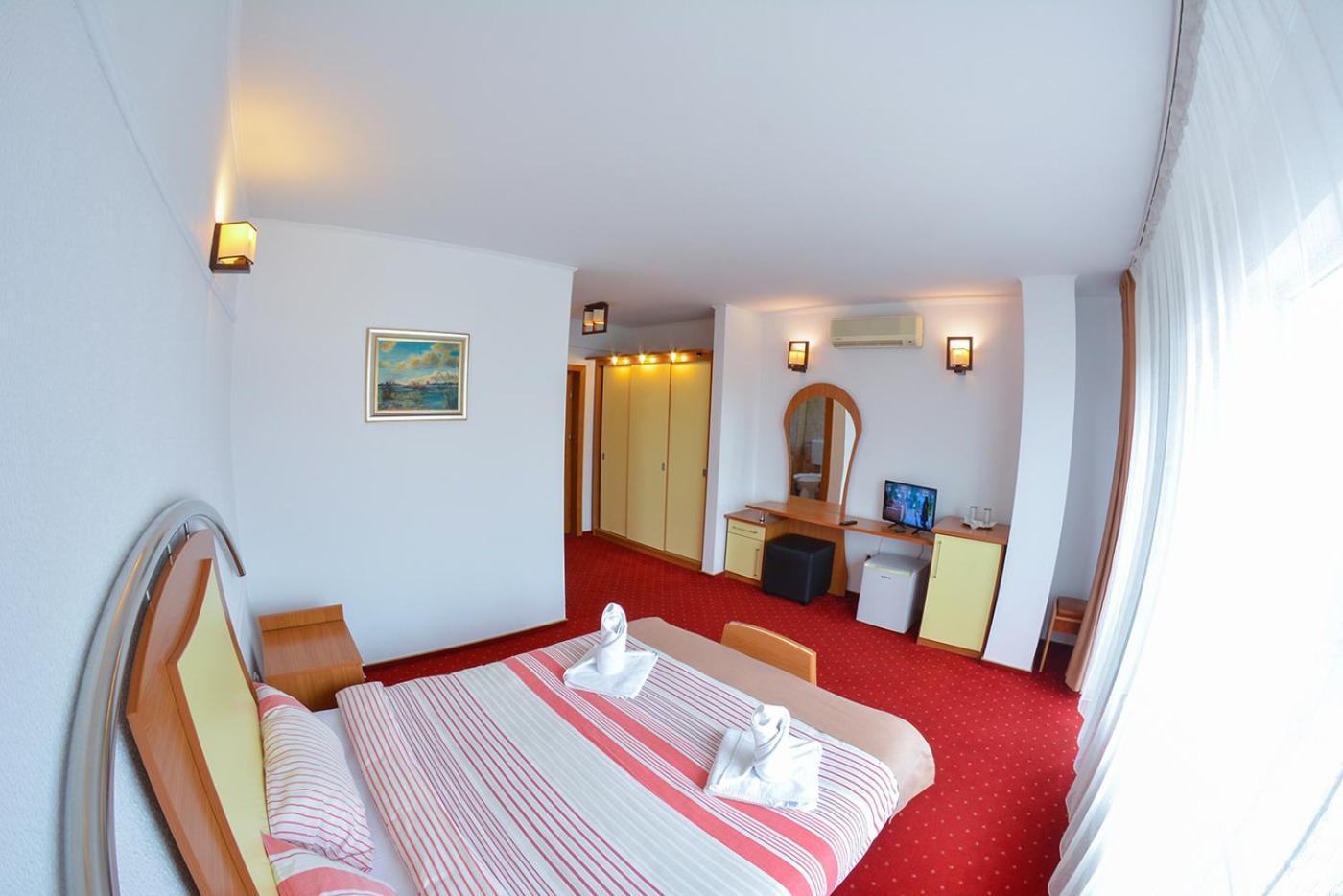 Pensiune Valentina Hotell Râmnicu Vâlcea Exteriör bild