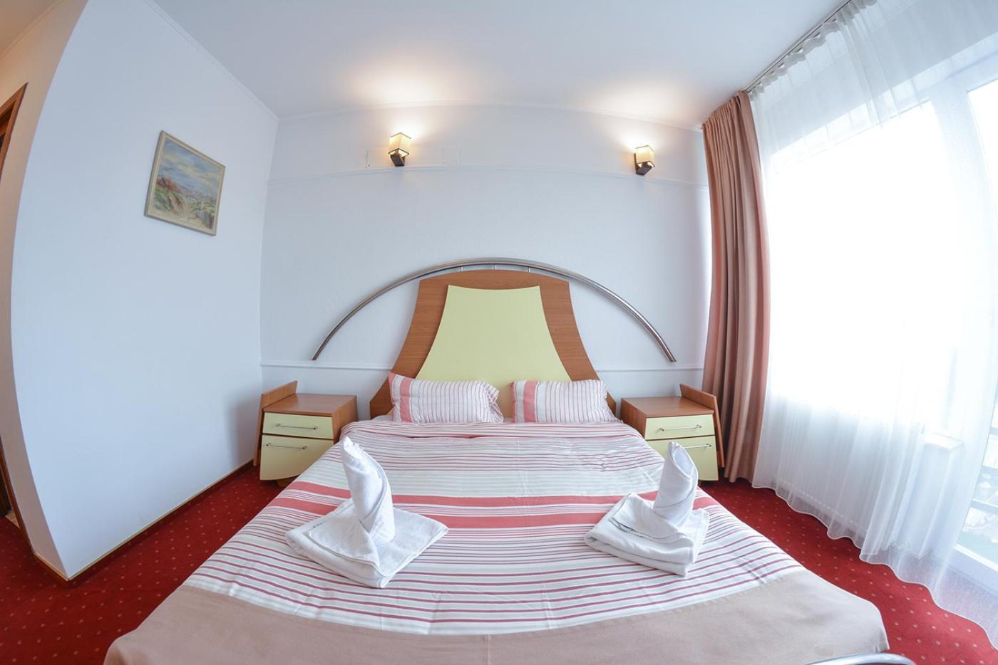 Pensiune Valentina Hotell Râmnicu Vâlcea Exteriör bild