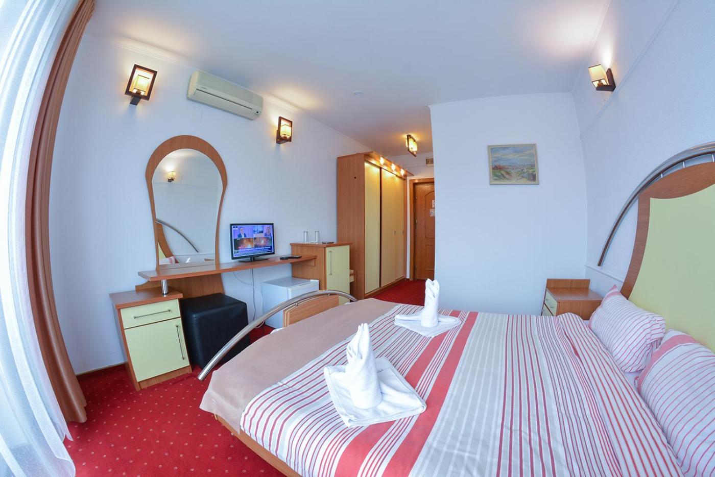 Pensiune Valentina Hotell Râmnicu Vâlcea Exteriör bild