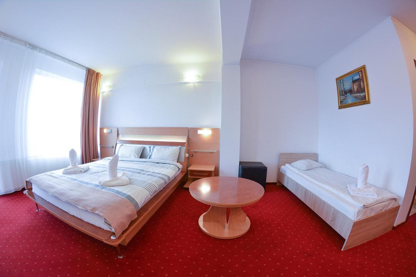 Pensiune Valentina Hotell Râmnicu Vâlcea Exteriör bild
