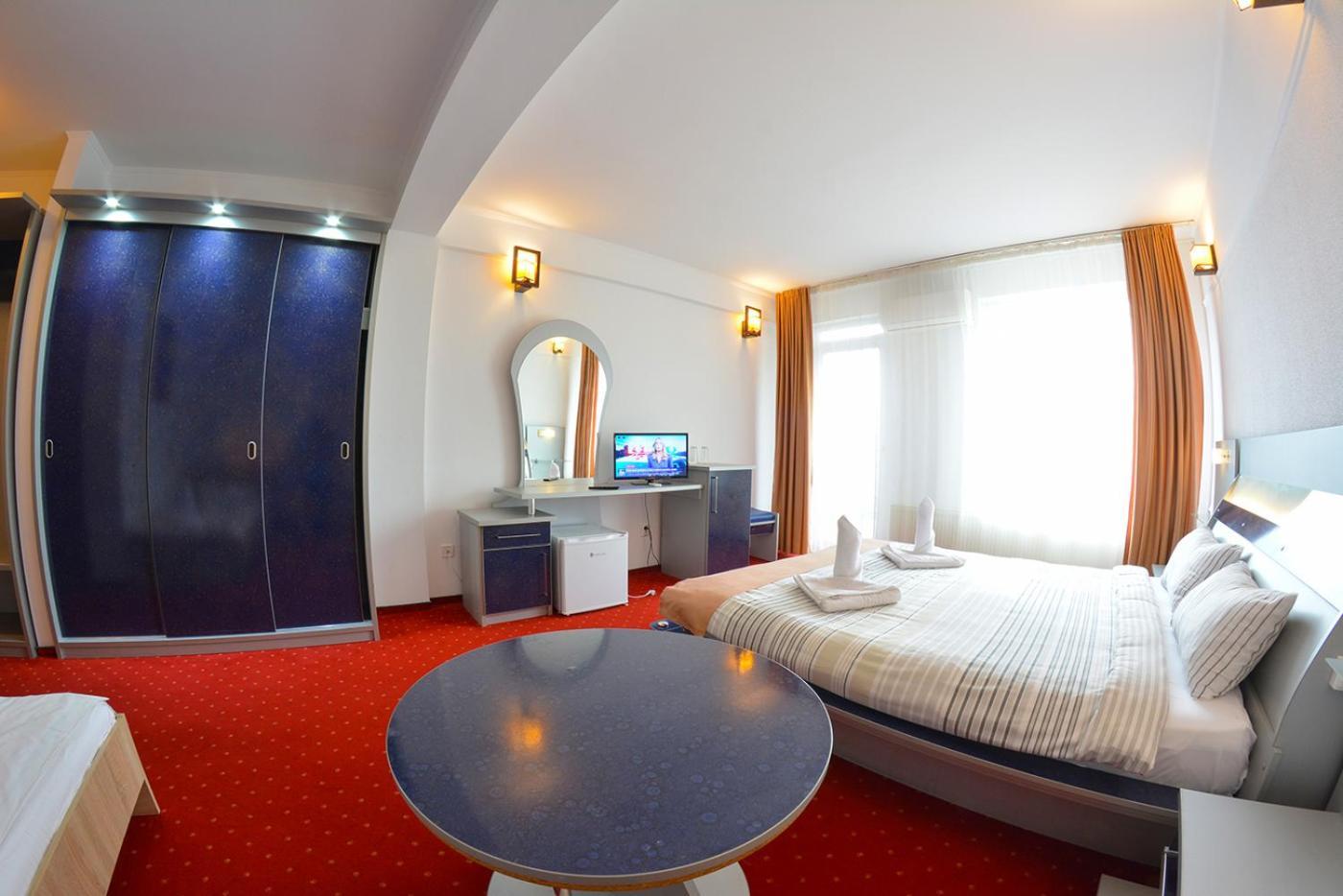 Pensiune Valentina Hotell Râmnicu Vâlcea Exteriör bild