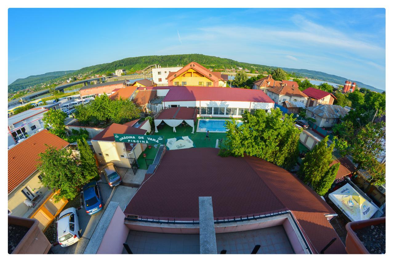 Pensiune Valentina Hotell Râmnicu Vâlcea Exteriör bild