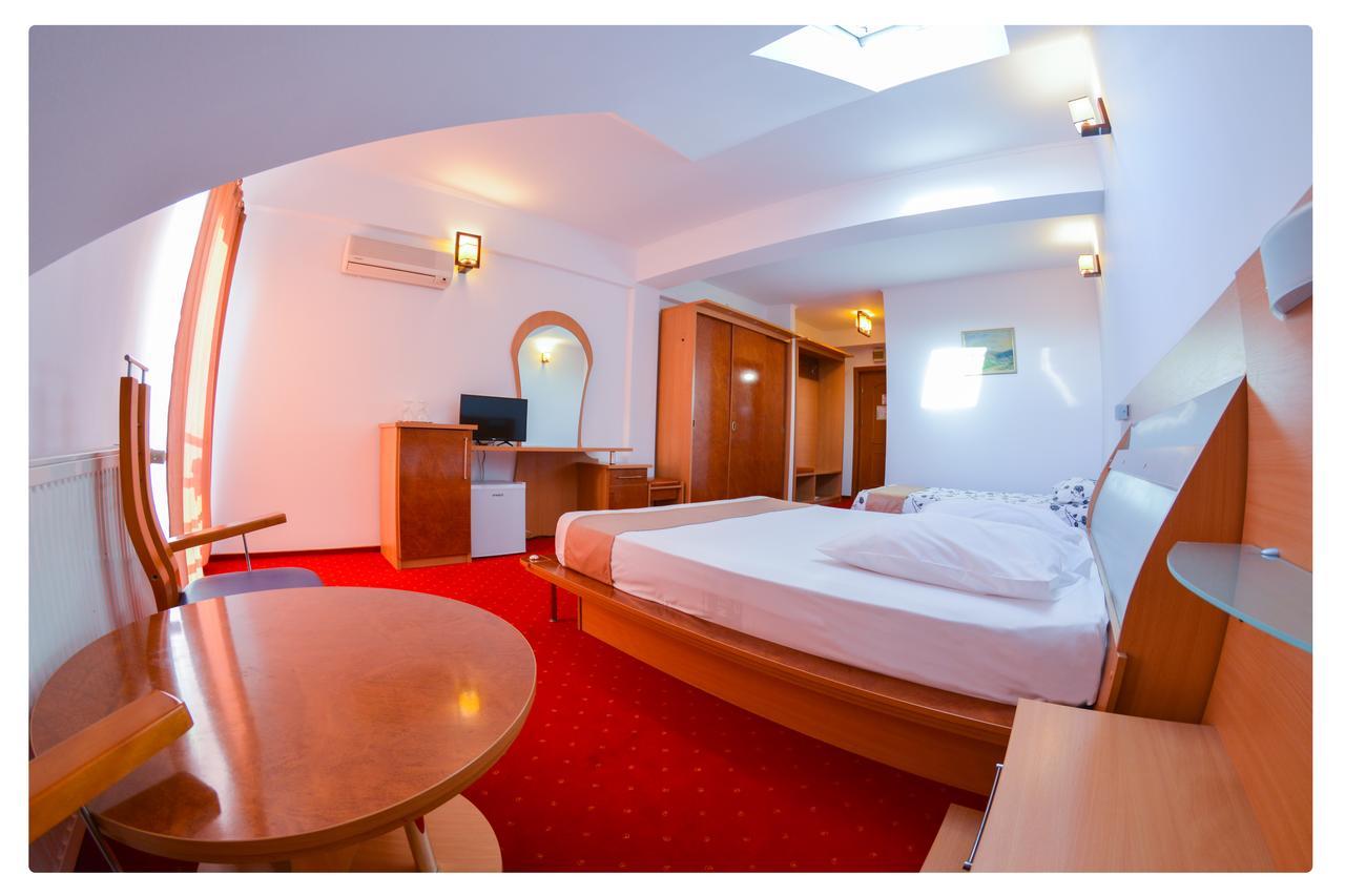 Pensiune Valentina Hotell Râmnicu Vâlcea Exteriör bild